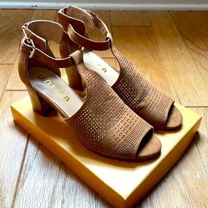 Unisa womens heels size 9.5